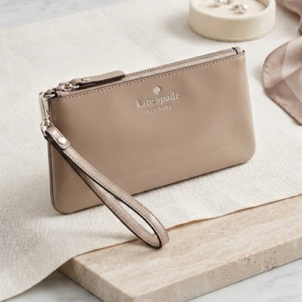 Kate Spade New York Harrison Street Jenny Ann Wristlet Storybook Lining NWT
